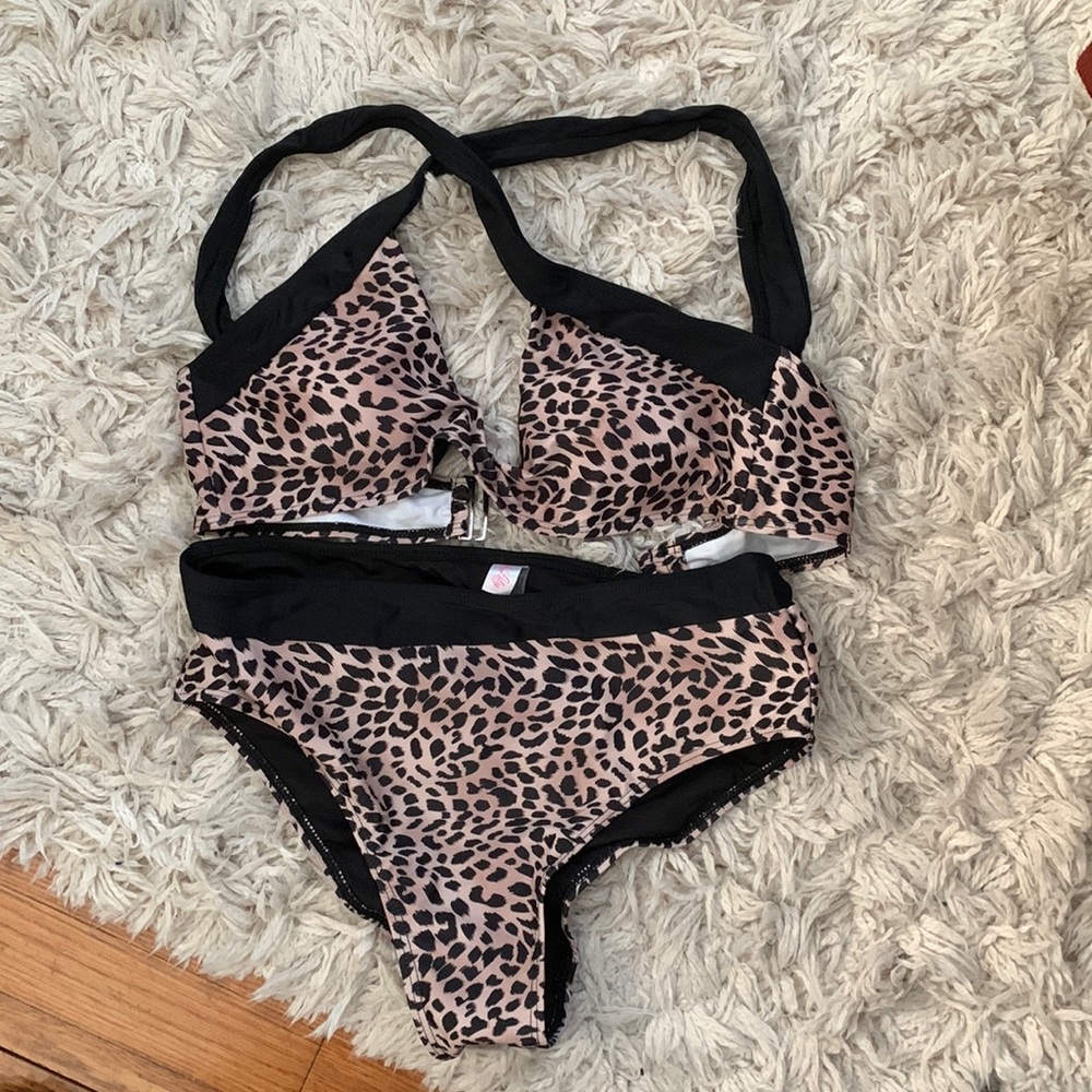 Leopard bikini